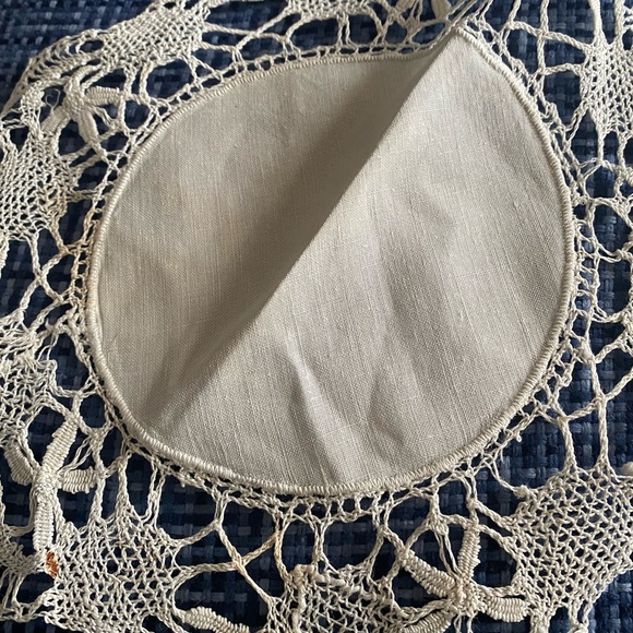 Bundle of 4 vintage doilies - Picture 4 of 5